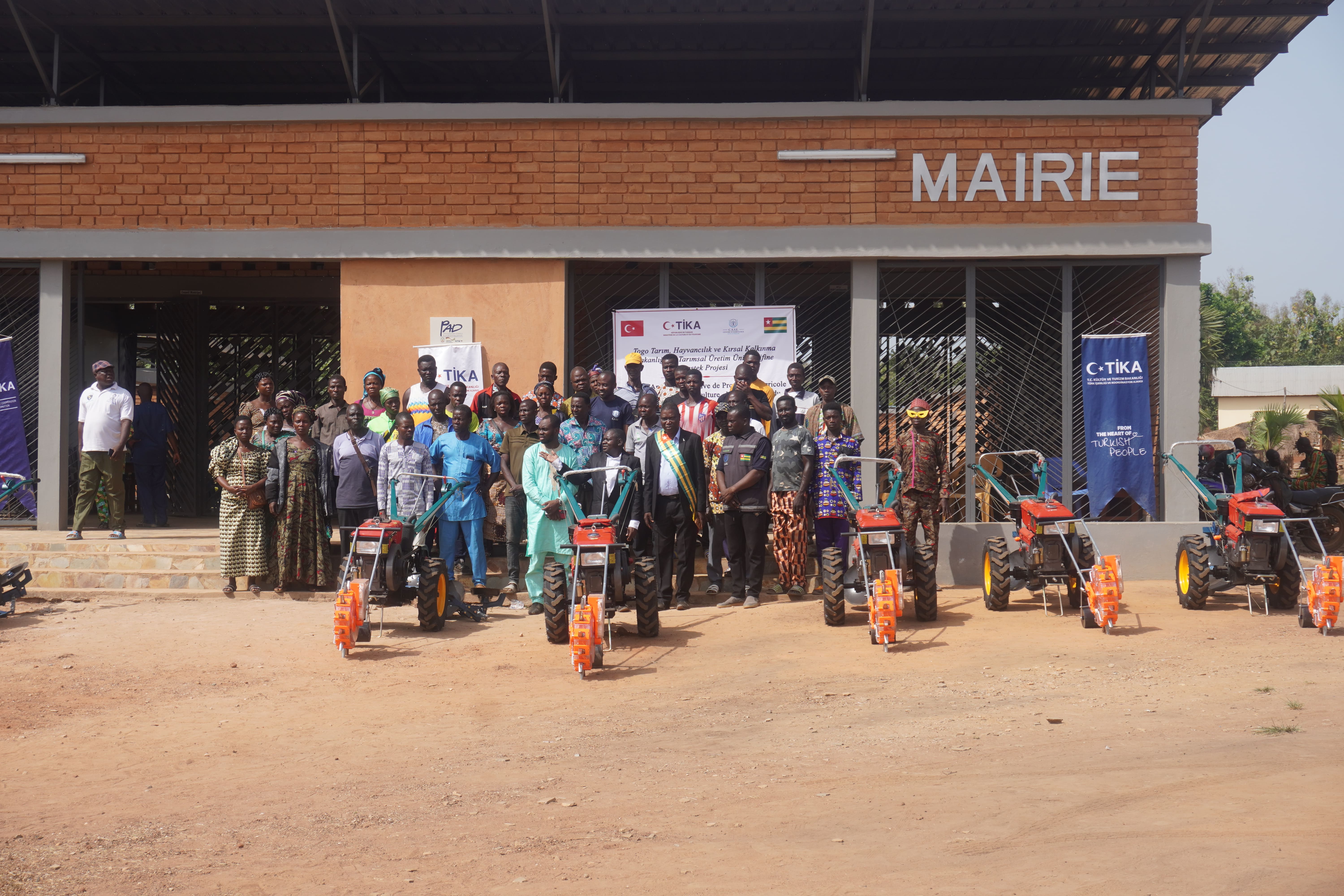 Don de motoculteurs dans la commune haho2